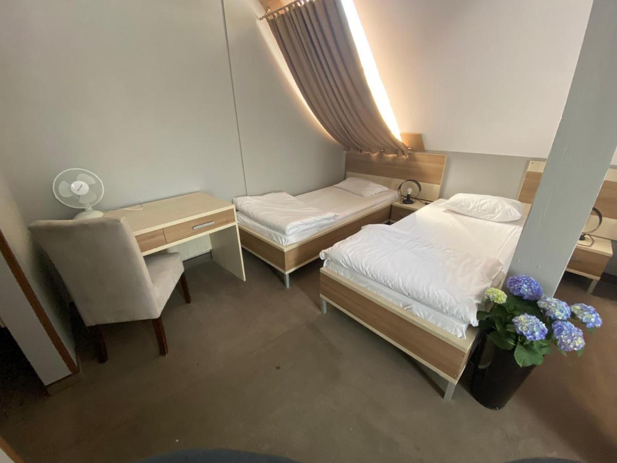 Pokoje Goscinne Teczowa Luban Exteriör bild